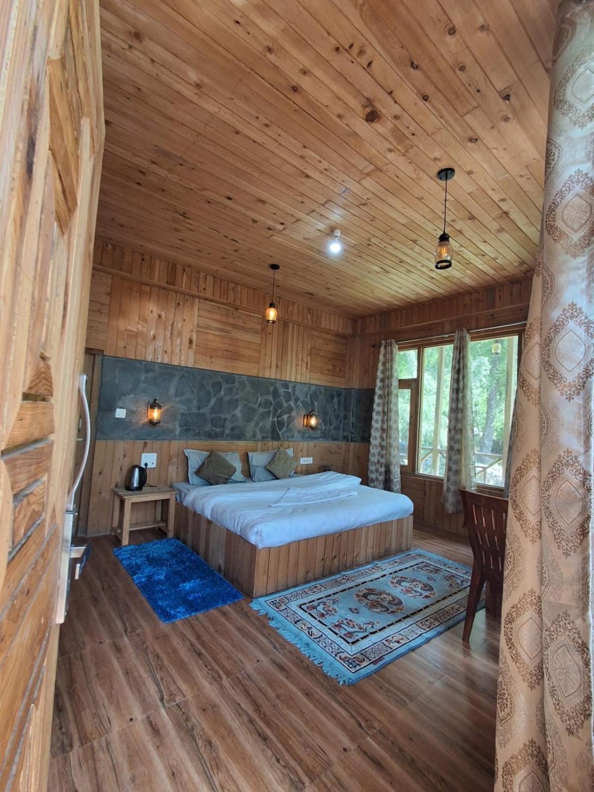The Cozy Cabin, Jibhi Banjār Zewnętrze zdjęcie