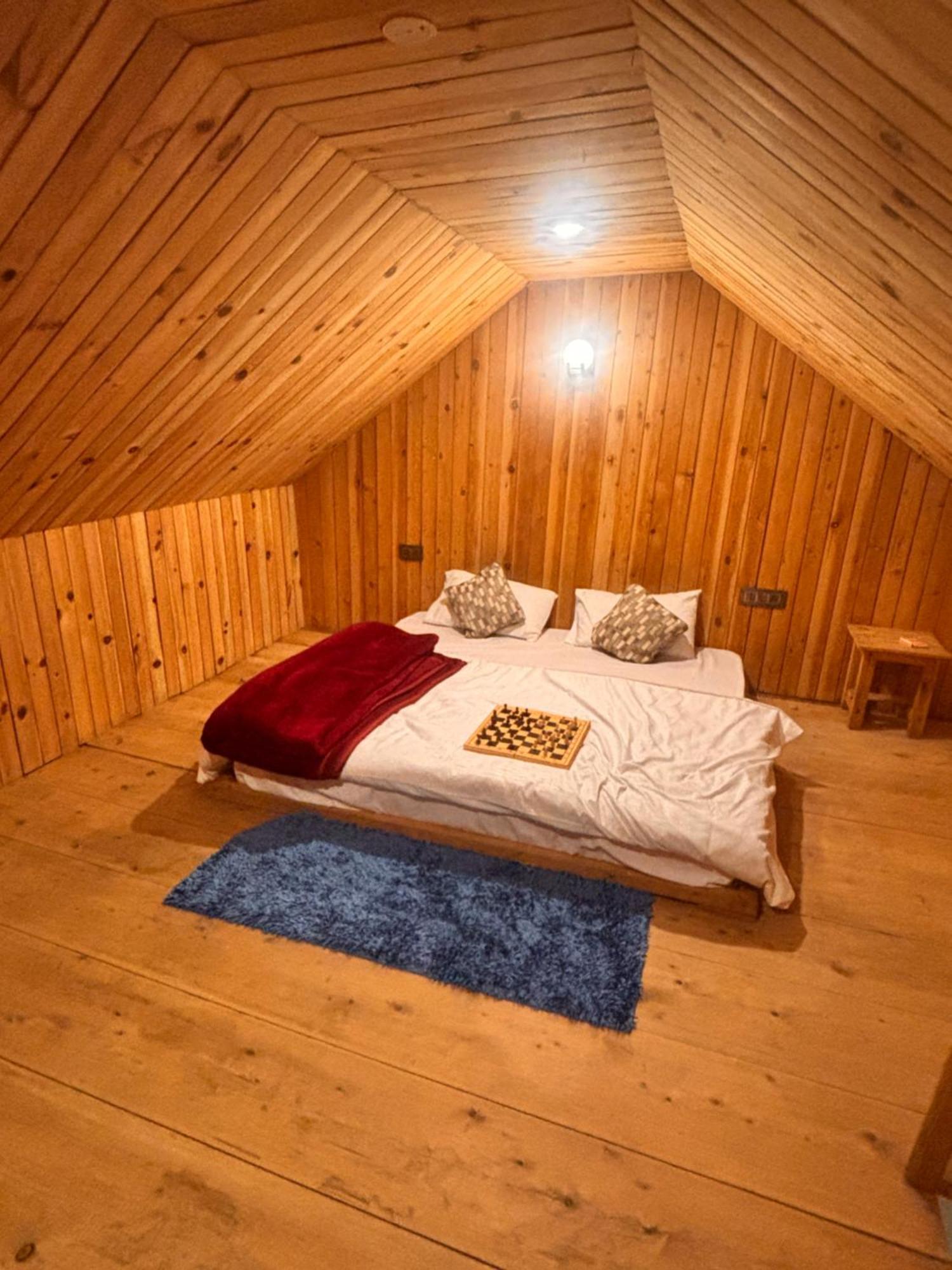 The Cozy Cabin, Jibhi Banjār Zewnętrze zdjęcie