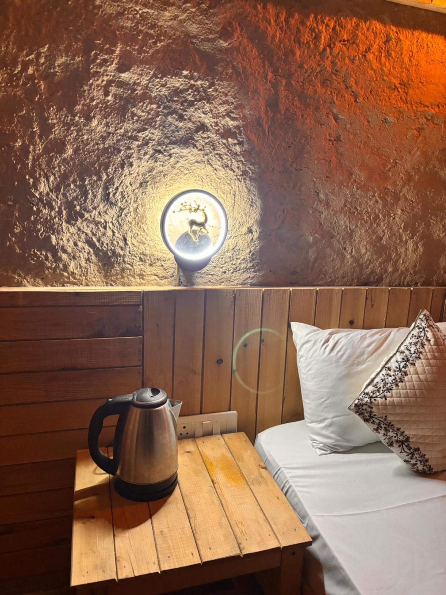 The Cozy Cabin, Jibhi Banjār Zewnętrze zdjęcie